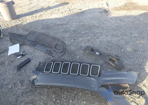 2018 Jeep Grand Cherokee Laredo E 4X2 from USA, damaged, VIN 1C4RJEAG5JC481361